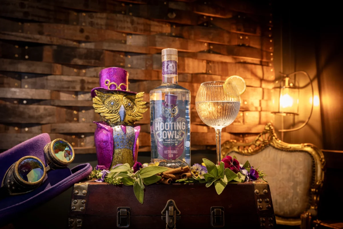 Hooting Owl Distillery's Veterans Gin (70 Cle | 48% ABV) - Image 2